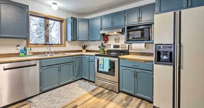 Lakefront Mercer Home: Private Dock & Kayaks!