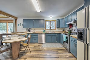 House (2 Bedrooms) | Interior