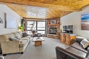 Front of property - Lakefront Mercer Home: Private Dock & Kayaks! (Mercer)