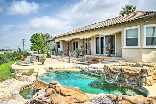 House (3 Bedrooms) | Interior - Luxury Del Rio Home w/ Pool & Lake Views! (Del Rio)