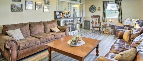 House (3 Bedrooms) | Interior