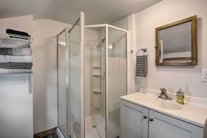 House (3 Bedrooms) | Bathroom | Shower - Harpers Ferry Escape: Near Hiking & Kayaking (Harpers Ferry)