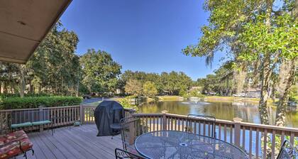 Palmetto Dunes Villa w/ Deck & Lagoon Views!