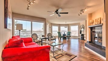 Apartment (2 Bedrooms) | Front of property