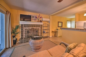 Apartment (0 Bedroom) | Interior - Lido Key Hideout w/ Patio & Yard + Walk to Beach! (Sarasota)