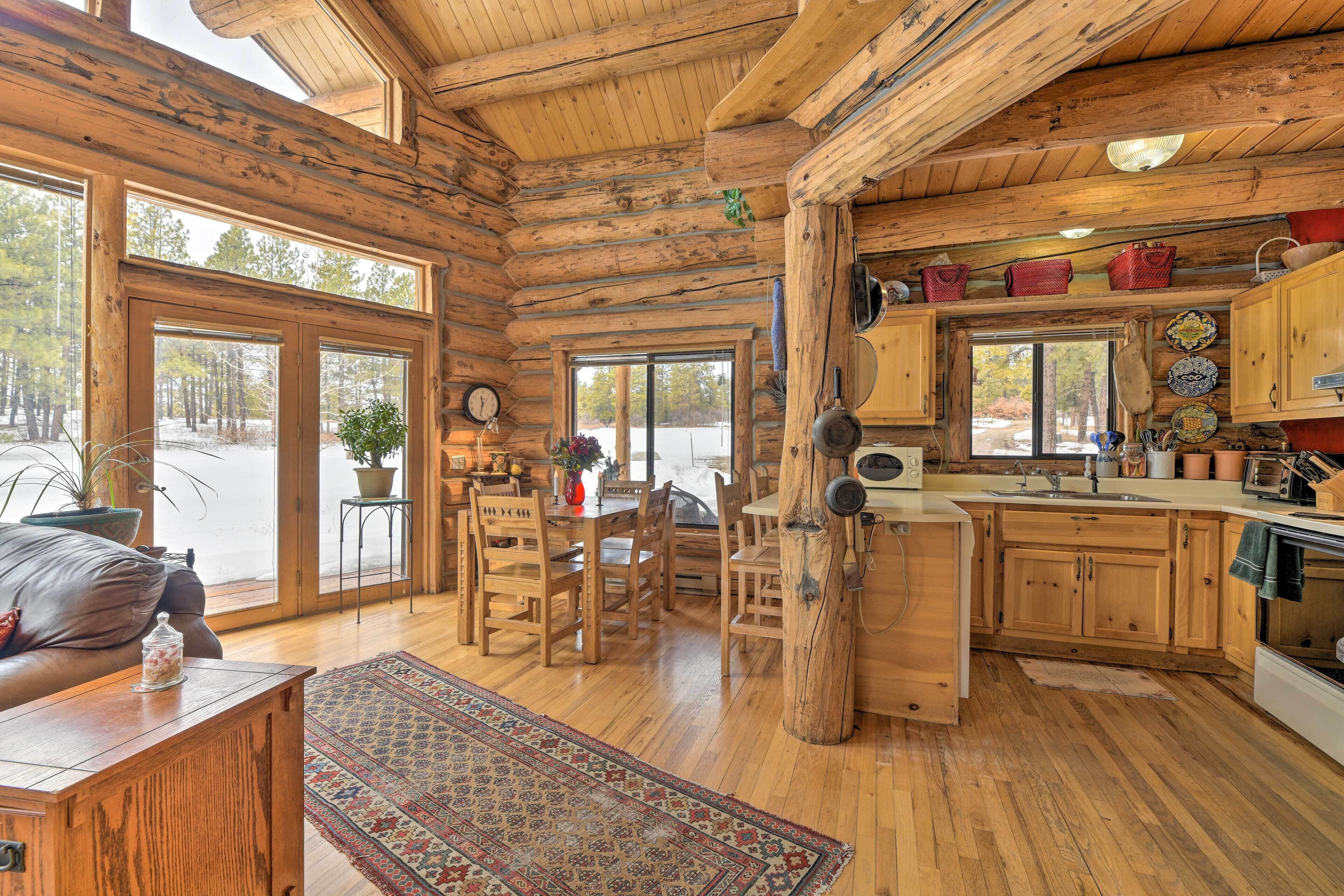 Private Nature Escape - Drive to Fishing & Hiking!