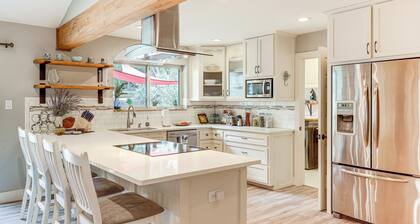 Gorgeous San Marco Home w/ Patio & Grill!