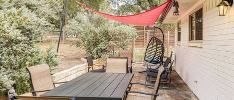 Casa (4 Bedrooms) | Restaurante al aire libre