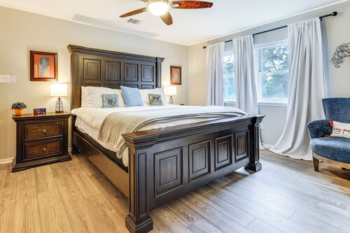 Gorgeous San Marco Home w/ Patio & Grill!