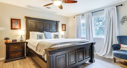 Gorgeous San Marco Home w/ Patio & Grill!