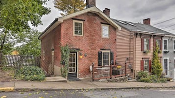 Cottage (2 Bedrooms) | Interior