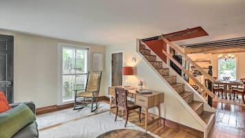 Cottage (2 Bedrooms) | Front of property