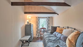 Cottage (2 Bedrooms) | Interior