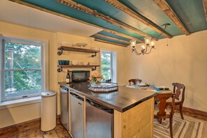 Cottage (2 Bedrooms) | Interior