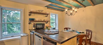 Historic Home in Lambertville: Walk to Bridge