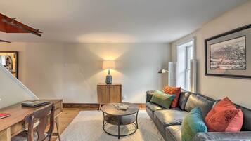 Cottage (2 Bedrooms) | Interior