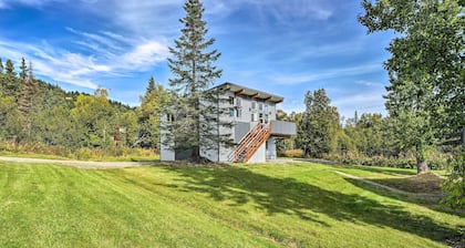 Secluded Getaway w/ Deck, Steps to Fritz Creek!