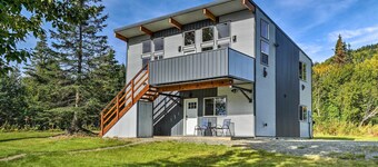 Secluded Getaway w/ Deck, Steps to Fritz Creek!