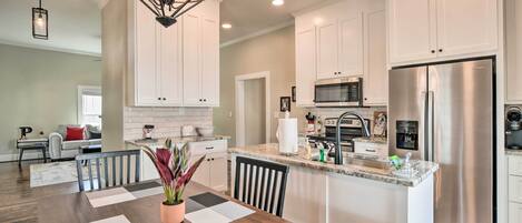 House (2 Bedrooms) | Interior