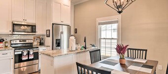 Ideally Located 'penne Place' w/ Deck & Grill