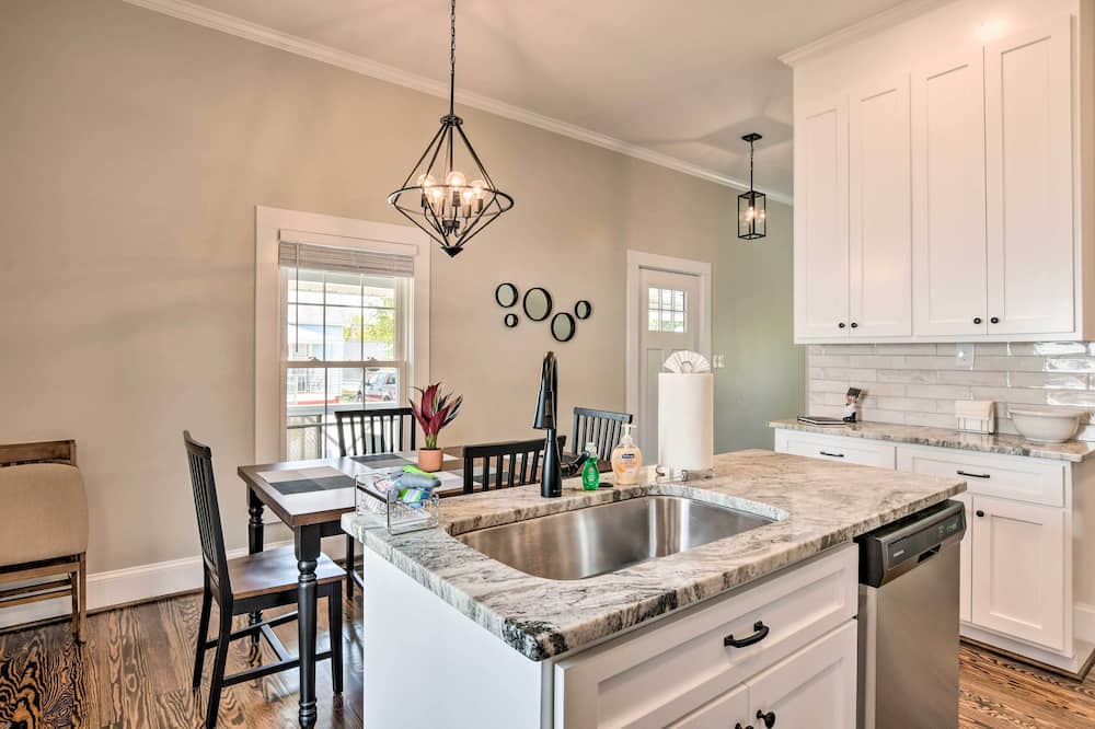 Ideally Located 'penne Place' w/ Deck & Grill - Conestee, SC