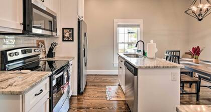 Ideally Located 'penne Place' w/ Deck & Grill