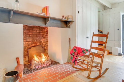 Historical Thurmont Escape w/ Furnished Deck!