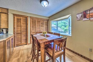 House (5 Bedrooms) | Interior