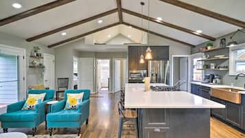 Cottage (4 Bedrooms) | Interior