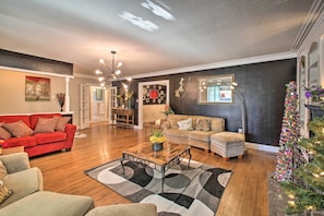 Interior - Hot Springs Home: Walk to Oaklawn! (Hot Springs)