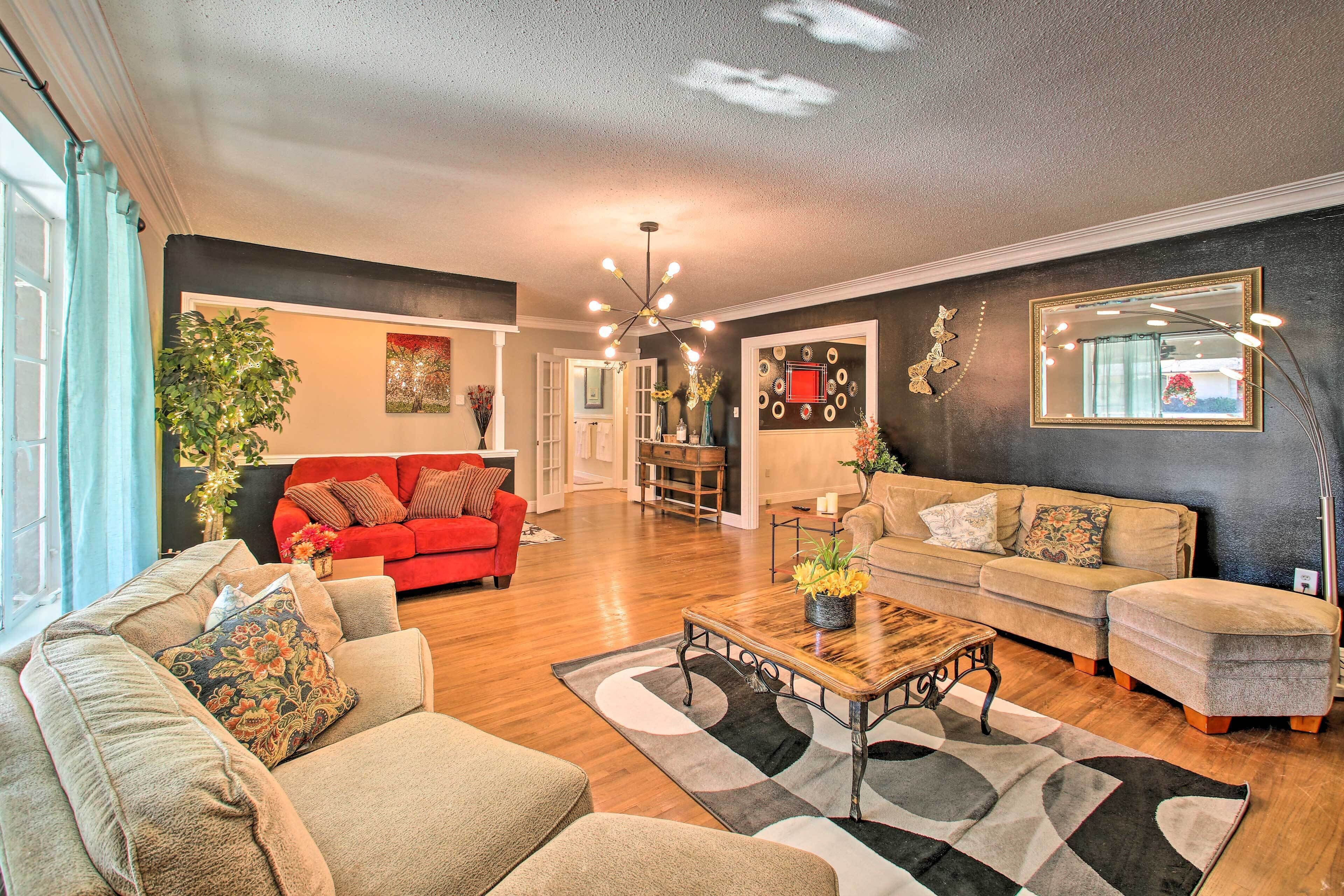 House (5 Bedrooms) | Interior