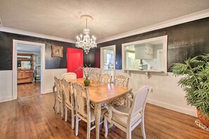 House (5 Bedrooms) | Interior - Hot Springs Home: Walk to Oaklawn! (Hot Springs)