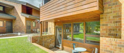 Apartment (1 Bedroom) | Outdoor dining