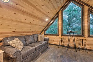 House (5 Bedrooms) | Interior - Large Upscale Cabin: Hot Tub, Fire Pit, Pool Table (Broken Bow)