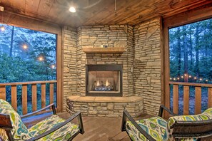 Interior - Large Upscale Cabin: Hot Tub, Fire Pit, Pool Table (Broken Bow)