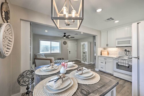 Hodgen Cottage on 650 Acres, Cozy & Scenic