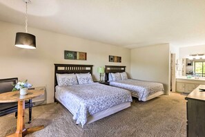 Interior - 1 Mi to Margaritaville: Tan-tar-a Estates Retreat (Osage Beach)