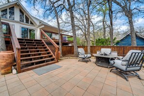 House (3 Bedrooms) | Interior - Versatile Home w/ Deck & Grill, 1 Mi to Lake! (Pottsboro)