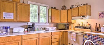 Apartment w/ Shared Deck & View of Cowanesque Lake