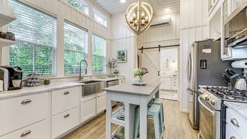 Cottage (2 Bedrooms) | Interior
