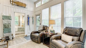 Cottage (2 Bedrooms) | Interior