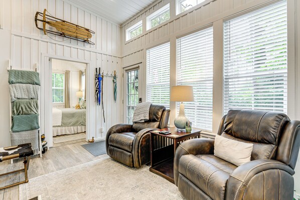 Interior - Highlands Vacation Rental - Walk to Main St! (Highlands)