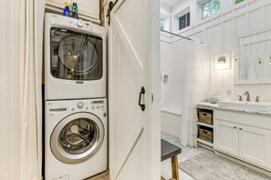 Interior - Highlands Vacation Rental - Walk to Main St! (Highlands)