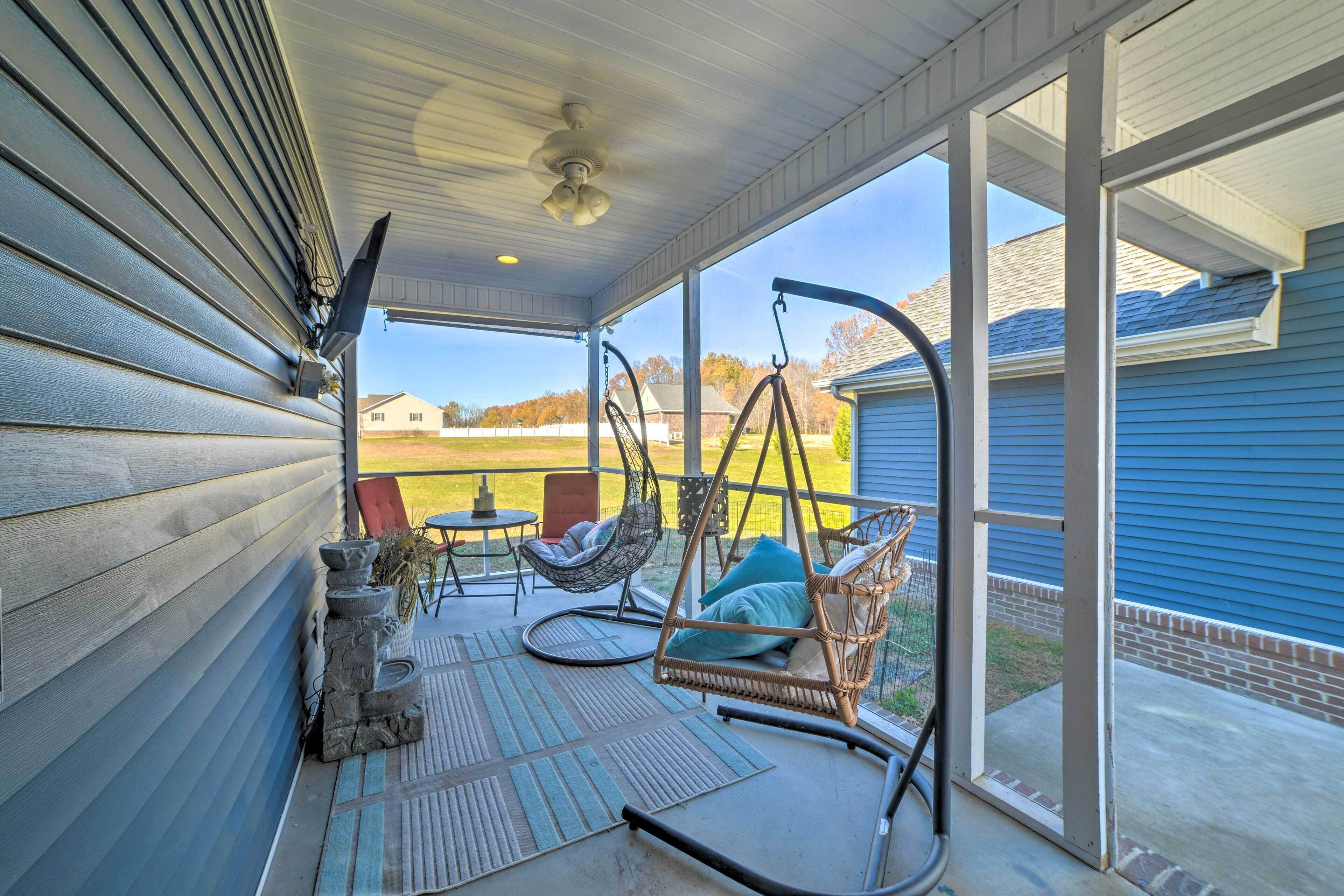 Calvert City Home ~ 6 Mi to Kentucky Lake!