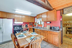 House (2 Bedrooms) | Interior - Screened Porch! Lakefront Gem in Boyd's Branch Bay (New Concord)