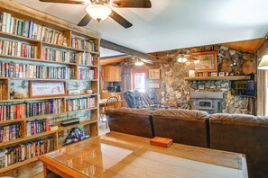 House (2 Bedrooms) | Interior - Screened Porch! Lakefront Gem in Boyd's Branch Bay (New Concord)