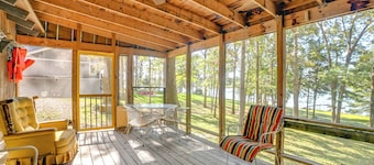 Screened Porch! Lakefront Gem in Boyd's Branch Bay