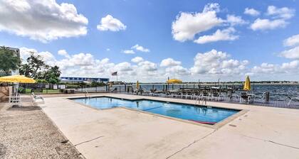 Vibrant Seabrook Condo w/ Waterfront Pool!