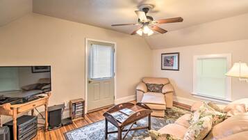 Apartment (2 Bedrooms) | Front of property