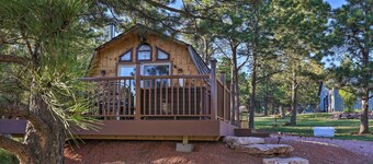 เคบินเล็ก w/ พื้นที่รับประทานอาหารกลางแจ้ง - ใกล้ คีสโตน!